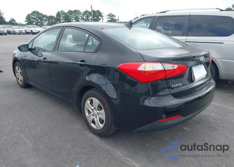 2016 Kia Forte Lx z USA, uszkodzony, nr VIN KNAFK4A63G5487915